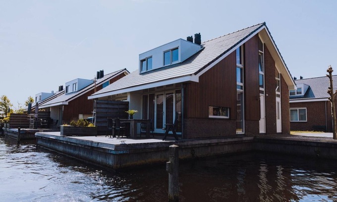 Municipality of Uitgeest House | Apartment in Waterpark with Private Jetty