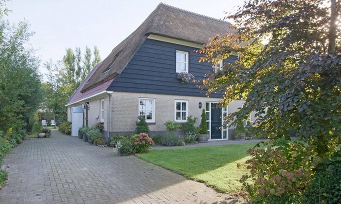 Westerland Apartment | Apartment in Wieringer farmhouse.