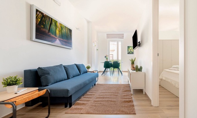 Castri di Lecce Apartment | Apartment 'Ingrosso Suites - Green' with Private Terrace, Wi-Fi and Air Conditioning