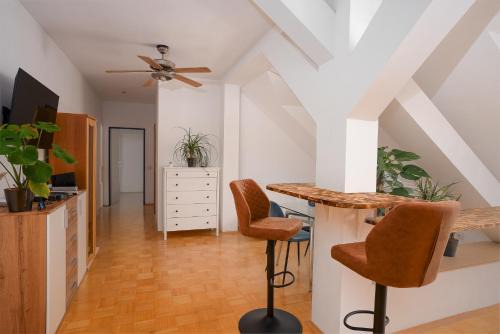 Leoben Apartment | Apartment inmitten der Stadt Leoben.