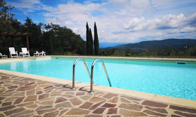 Barberino di Mugello Apartment | Apartment 'Il Portichetto' with Shared Pool, Wi-Fi and Air Conditioning