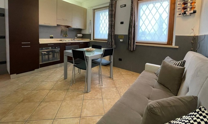Colà Di Lazise Apartment | Apartment "Nilara" with Shared Garden & Wi-Fi