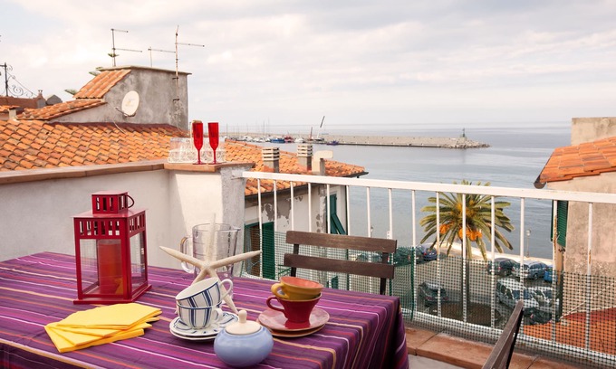Elba Island Apartment | Apartment with terrace facing the sea