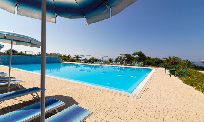 Ricadi Apartment | Apartment for 4/6 people with shared pool, a few km from the beach and Tropea