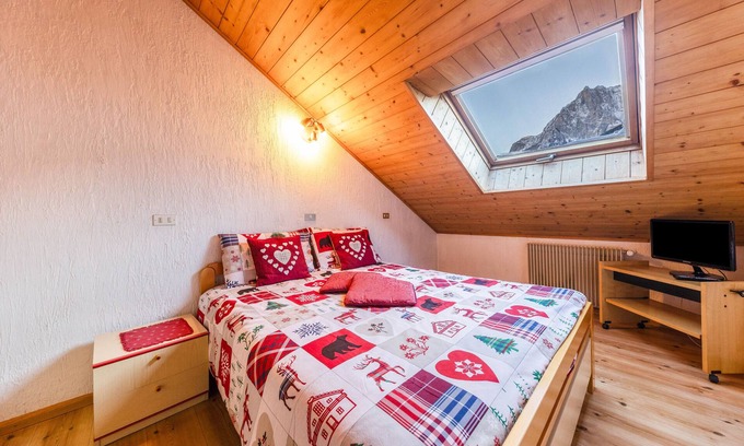 San Giovanni di Fassa Apartment | Apartment 'Ciasapiz Aloch' with Mountain View, Balcony and Wi-Fi