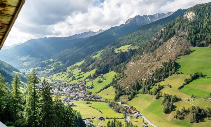 Cadipietra Apartment | Apartment "Glocklechnhof Sternenhimmel" with Mountain View, Balcony & Wi-Fi