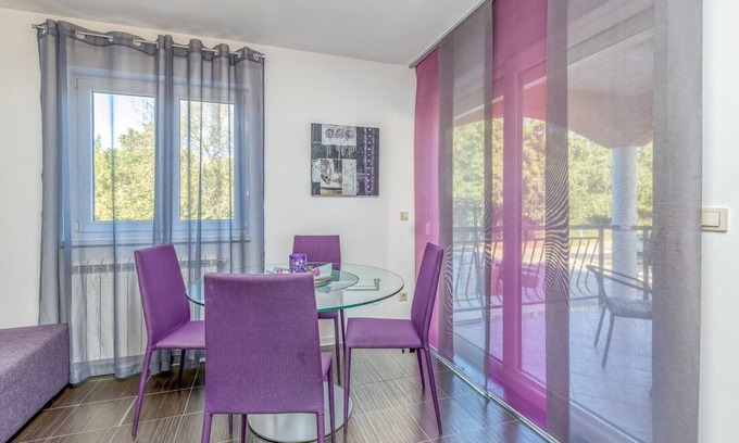 Cancini Apartment | Apartment Kardumovic No.1 Purple on Ground Floor
