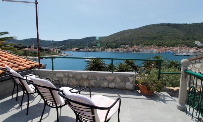 Cove Rogacic Apartment | Apartment Karlo Vis
