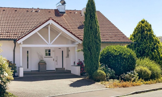 Eriskirch Apartment | Apartment 'Karlotta' with Private Terrace and Wi-Fi