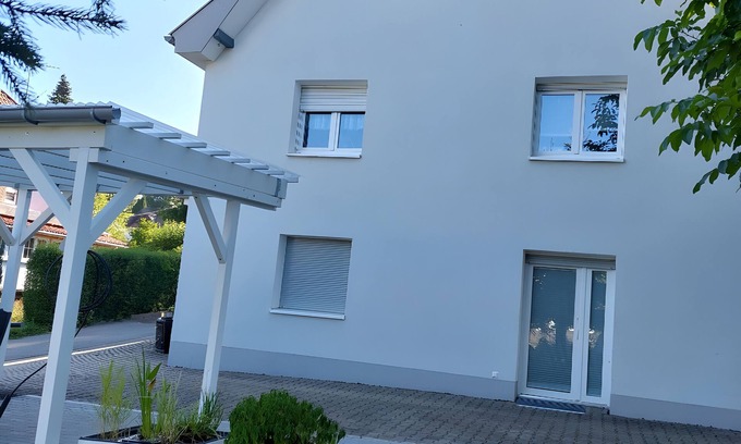 Lutzenhardt Apartment | Apartment 'Klink' with Private Terrace, Shared Garden and Wi-Fi