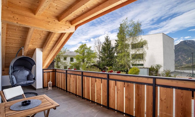Villa Apartment | Apartment 'Krämerhof Apt Villnösser Geisler' with Mountain View, Shared Garden and Wi-Fi