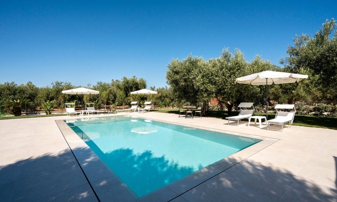 L'Assunta Apartment | Apartment 'L'Aia - 4' with Shared Pool, Wi-Fi and Air Conditioning