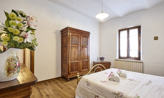 Torrita di Siena Apartment | Apartment 'La Dimora Degli Olivi' with Wi-Fi