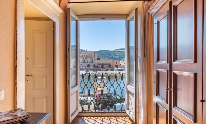 Bosa Historic Centre Apartment | Apartment 'La Dimora' with Balcony and Wi-Fi
