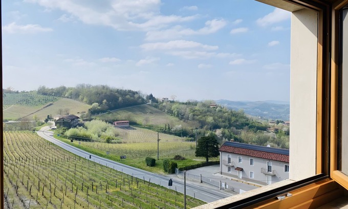 Cassinasco Apartment | Apartment 'La Terrazza' with Mountain View, Wi-Fi and Air Conditioning
