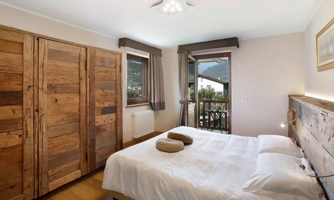 Pont Suaz Apartment | Apartment 'La Vigne De Papagran App1' with Mountain View, Shared Garden and Wi-Fi