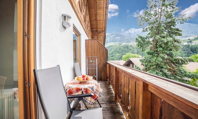 Caines Apartment | Apartment "Langeshof - Abendrot" with Mountain View, Wi-Fi, Balcony & Garden
