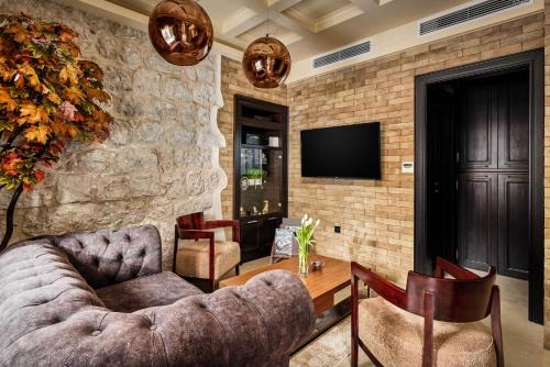 Skaljari Apartment | Apartment Lav in the City Centre