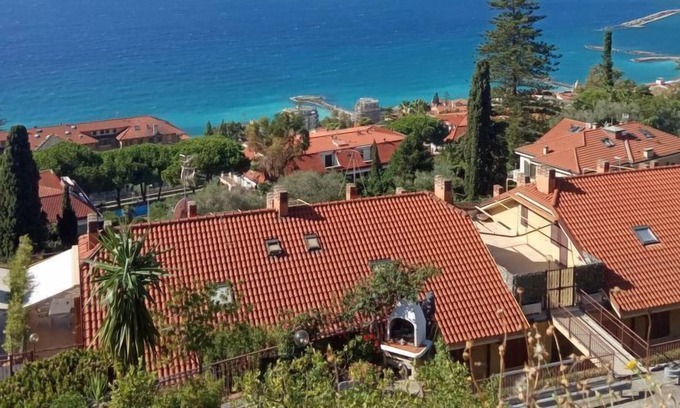 Ospedaletti Apartment | Apartment Le Serre in Ospedaletti - 2 persons, 1 bedrooms