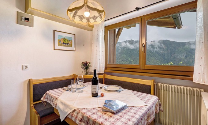 Tires Apartment | Apartment 'Leitner Miniwohnung' with Mountain View, Private Terrace and Wi-Fi