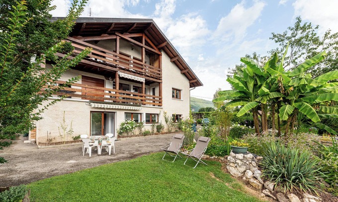 Cessenaz Apartment | Apartment 'Les Cerisiers - Un Havre De Paix' with Private Terrace, Shared Garden and Wi-Fi