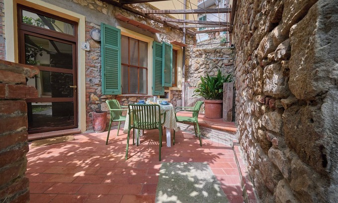 Gavorrano Apartment | Apartment 'Limone Loft' with Private Terrace and Air Conditioning