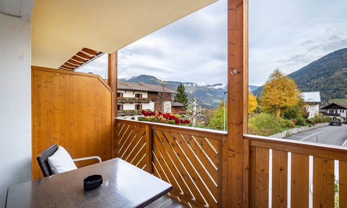 Naz Apartment | Apartment 'Linder 20' with Mountain View, Shared Pool and Wi-Fi