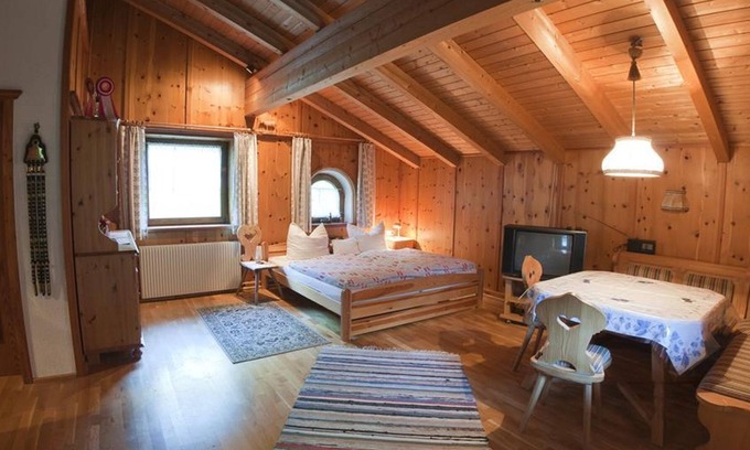 Gries im Sellrain Apartment | Apartment / living room / shower, WC - Gästehaus Kirchebner