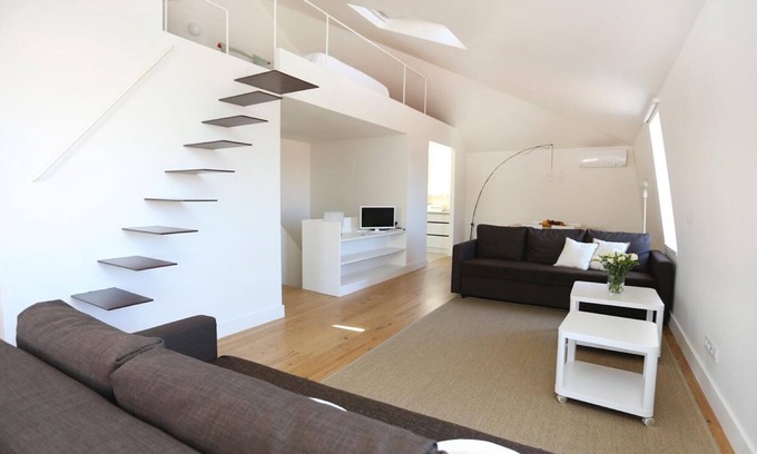 Sacramento Apartment | Apartment 'Loft Bica Com Vista Para O Rio' with Wi-Fi and Air Conditioning
