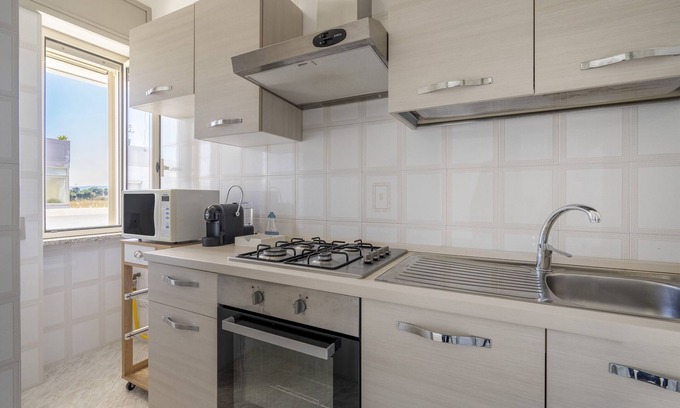 Torre Canne Apartment | Apartment 'Mariantonietta Home' with Balcony, Wi-Fi and Air Conditioning