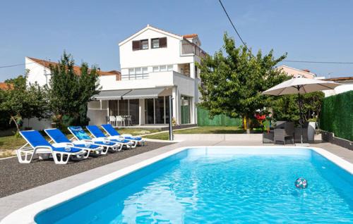 Dugopolje Apartment | Apartment Marina with Heated Swimming Pool