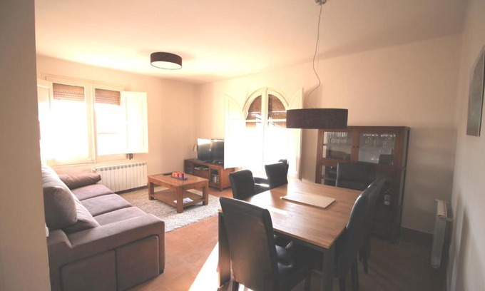Cardona Apartment | Apartment Market Square