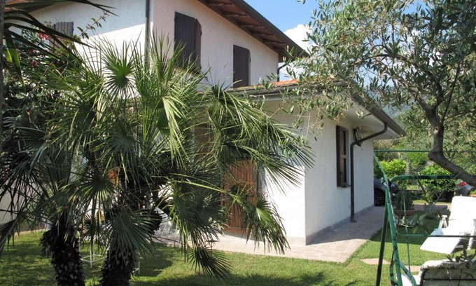 Capanne-Prato-Cinquale Apartment | Apartment Mia by Interhome