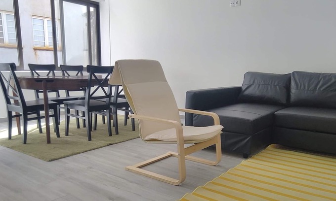 Furadouro Apartment | Apartment 'Miramar Apartamento 1º Andar' with Sea View, Wi-Fi and Air Conditioning