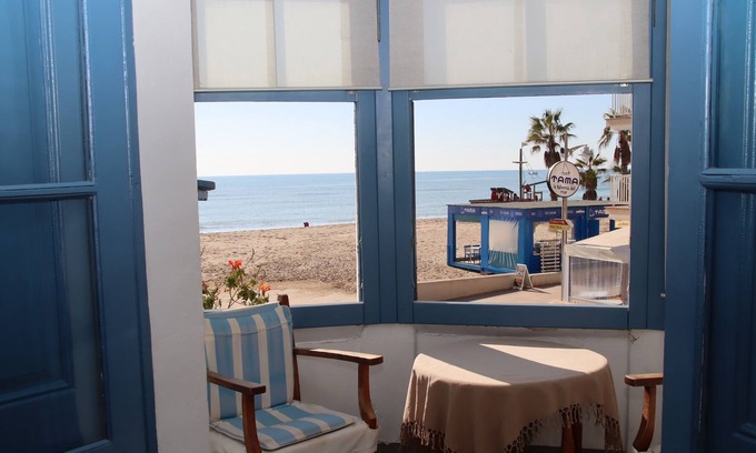 Sant Salvador Apartment | Apartment 'Miramar' with Sea View, Wi-Fi and Air Conditioning