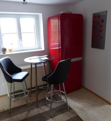 Hausham Apartment | Apartment mit Terrasse am Bach