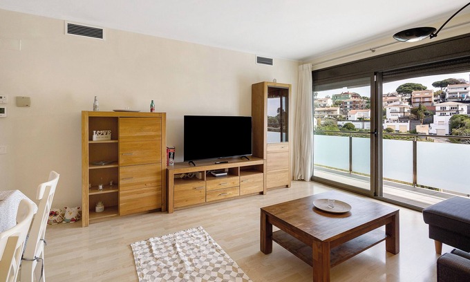 Arenys de Mar Apartment | Apartment 'Modern and Renewed Apartament Florí' with Sea View, Wi-Fi and Air Conditioning