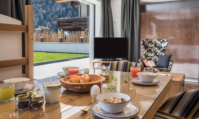 Valles Apartment | Apartment "Mulin Hilda" next to the Skiing Area with Mountain View, Sauna & Garden