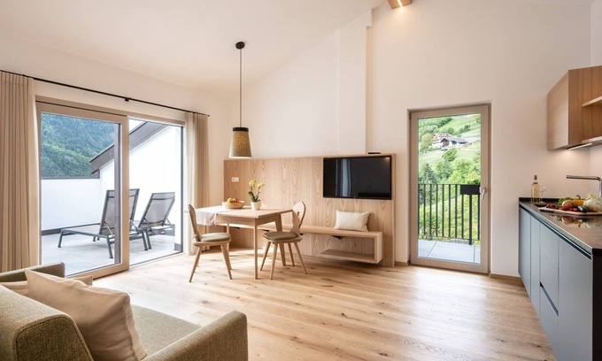 Barbiano Apartment | Apartment 'Müller' with Mountain View, Shared Pool and Wi-Fi