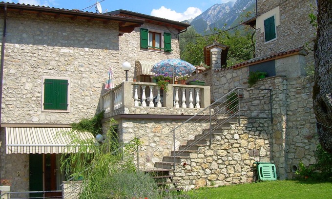 Castelletto Apartment | Apartment n. 3 on the second floor of the Margherita house, with lake view