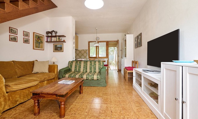 Marina di Castagneto Carducci Apartment | Apartment 'Nice Holiday Home' with Private Garden