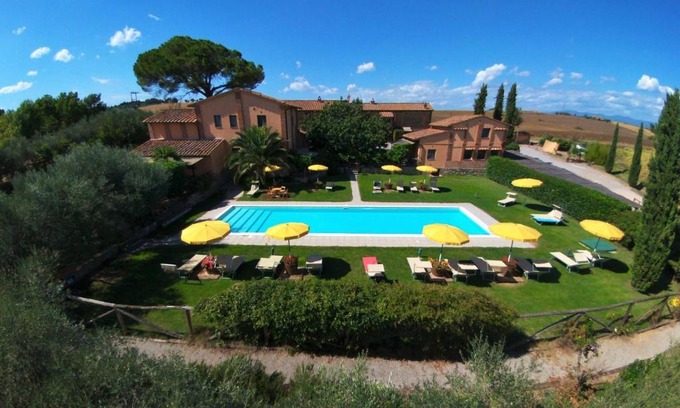 Castiglione del Lago House | Apartment near Lake Trasimeno with Pool