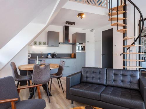 Offingawier Apartment | Apartment near Sneekermeer water sports, cleaning included
