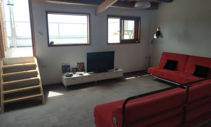 Masnou Apartment | Apartment near train, beach and BCN