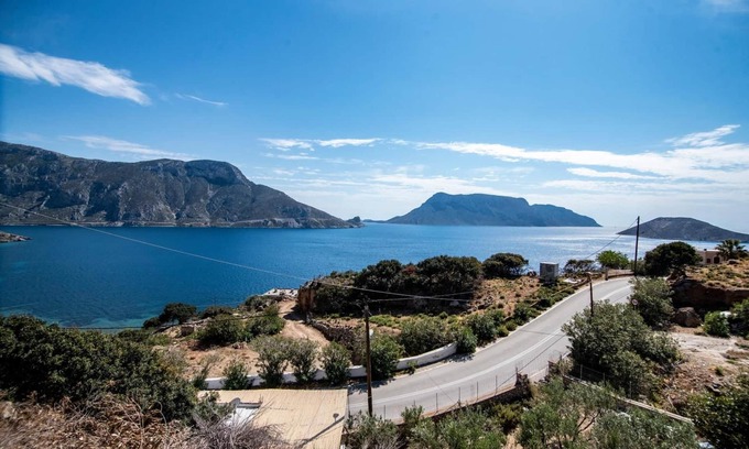 Kalymnos Apartment | Apartment 'Nik Psaras House' with Sea View, Wi-Fi and Air Conditioning