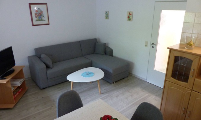 Simonswald Apartment | Apartment 'Nr 1 - Ferienwohnung' with Shared Terrace, Shared Garden and Wi-Fi