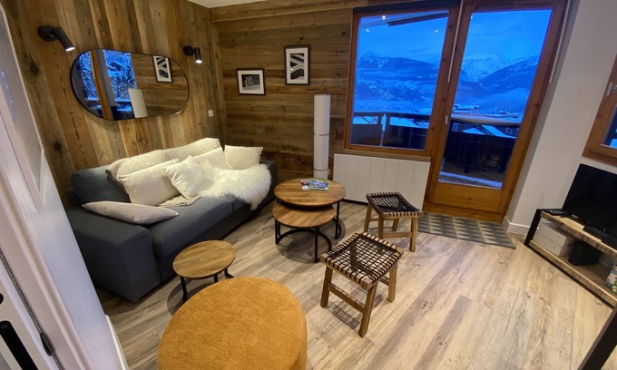 La Perriere Apartment | Apartment on the slopes.
