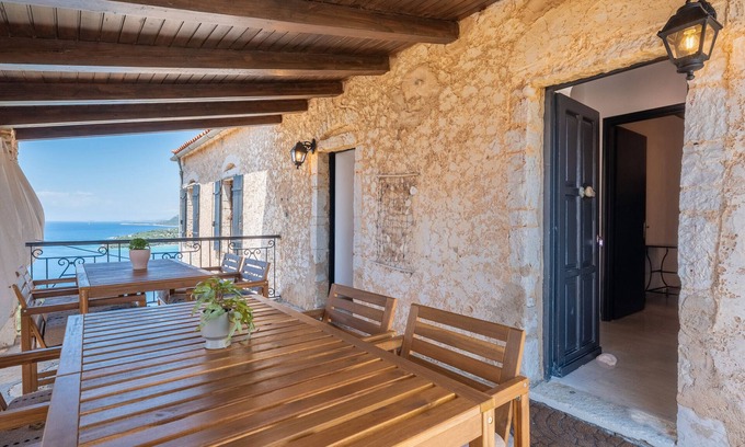 Sivota Apartment | Apartment 'Old Manor House 3' with Sea View, Wi-Fi and Air Conditioning