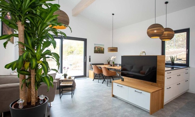 Poppenhausen Apartment | Apartment 'Omas Rhön-Garten' with Mountain View, Shared Terrace and Wi-Fi
