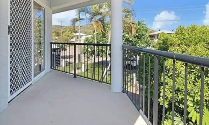 West End Apartment | Apartment on Henry